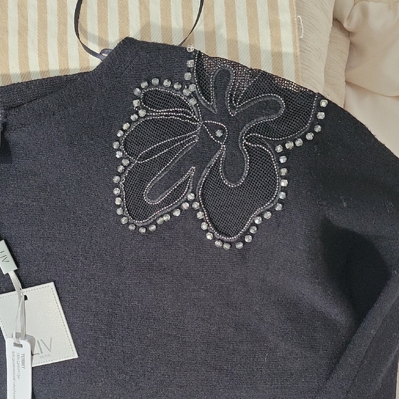 Milano Elegant Black Apparel - Picture 4 of 7